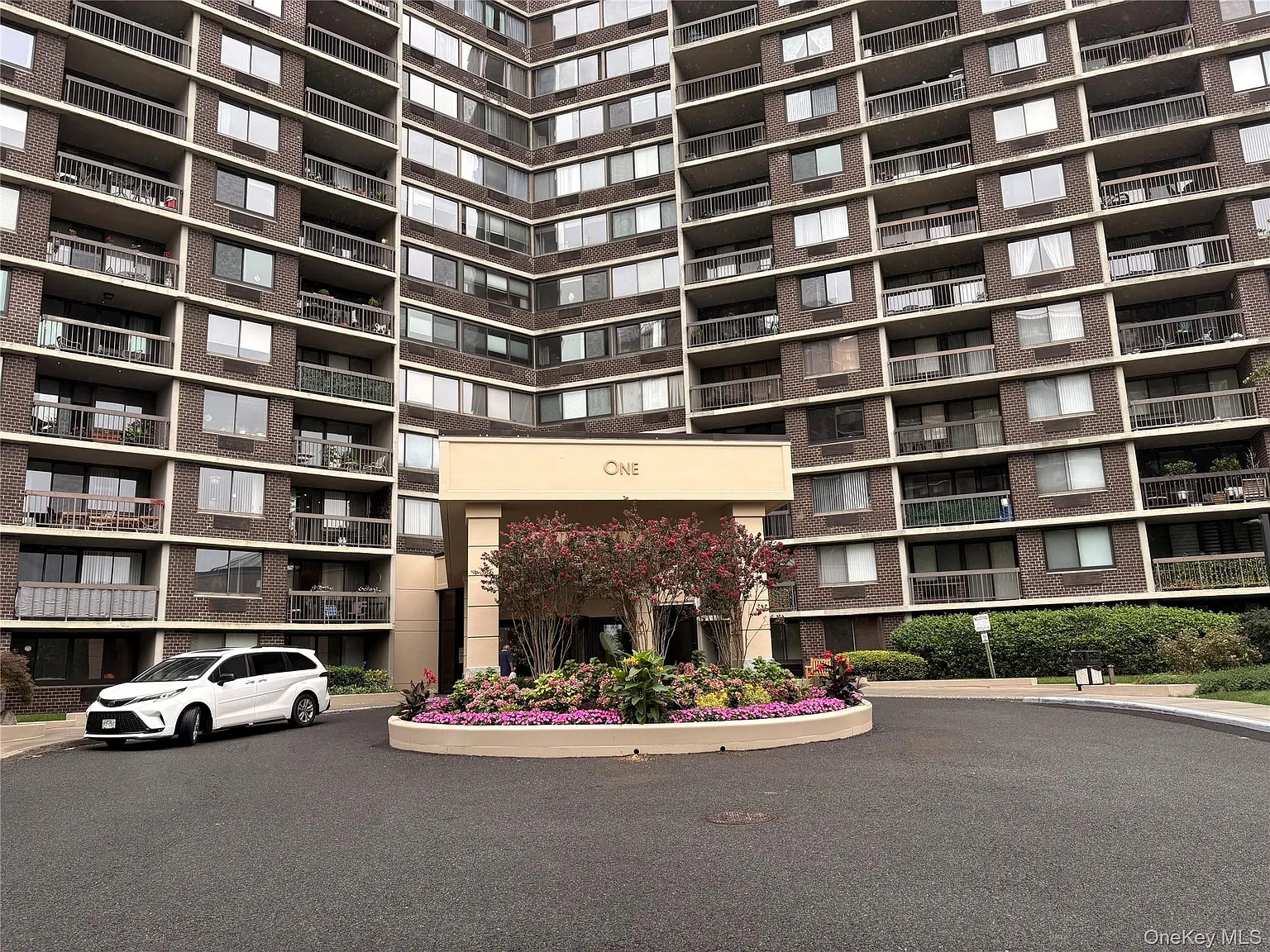 1 bed, 1.0 bath, 780 sqft, $2,950 — Photo 3