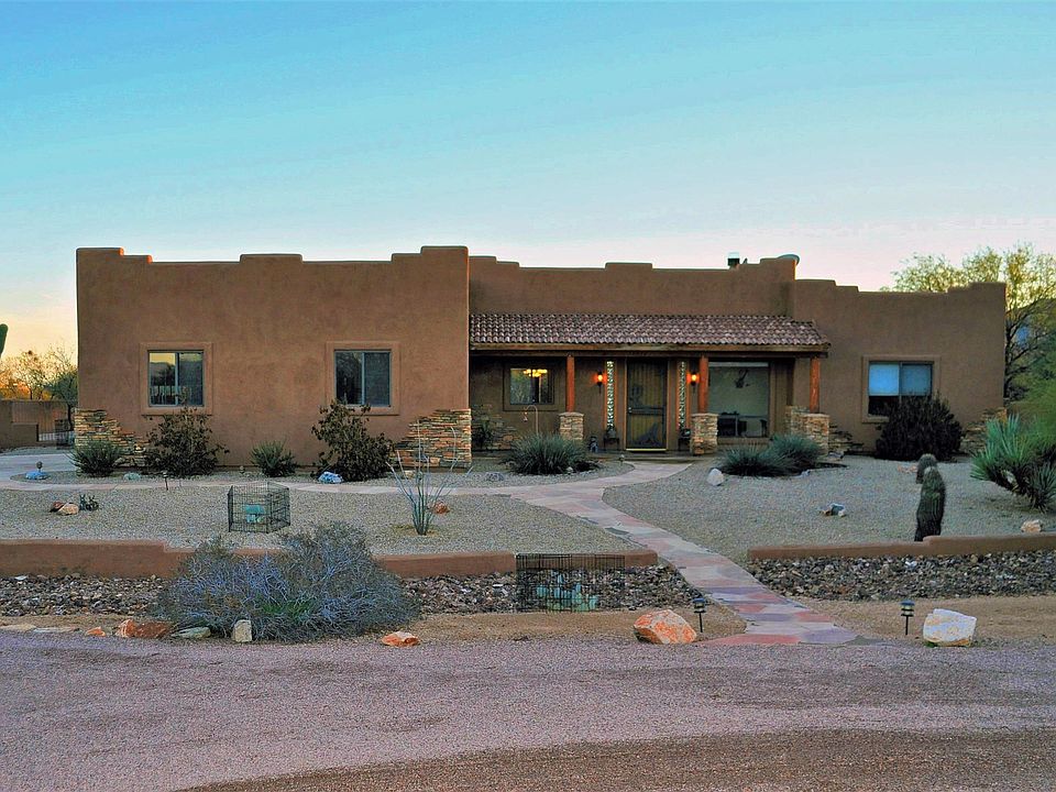 Beautiful Southwest Territorial Home
