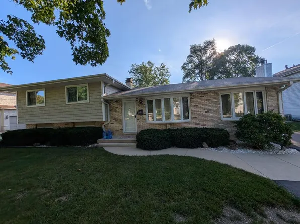 723 Greenwood Rd, Northbrook, IL 60062