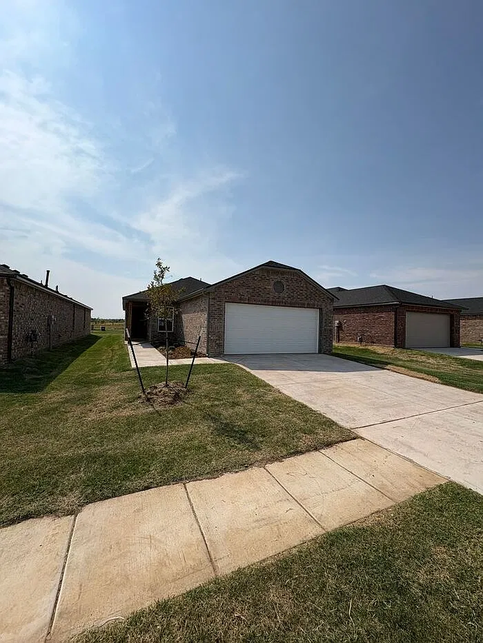 3 bed, 2.0 bath, 1248 sqft, $1,595 — Photo 2