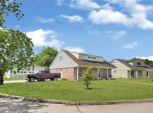17214 Woodburn Dr, Houston, TX 77049