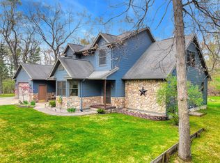 4570 Castlewood Ct, Houghton Lake, MI 48629