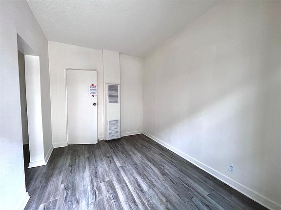 2nd image of 11118 Victory Blvd APT 5