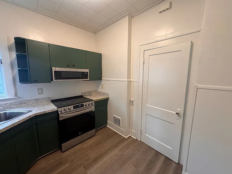 628 W Thomas St — Photo 7