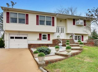 518 Line Rd, Hazlet, NJ 07730