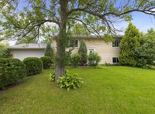 2131 Cliffhill Ln, Eagan, MN 55122