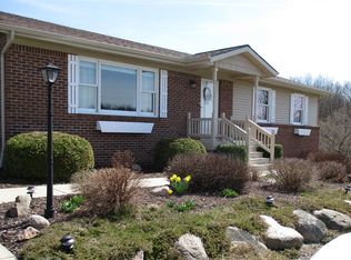 10234 Hartland Rd, Fenton, MI 48430