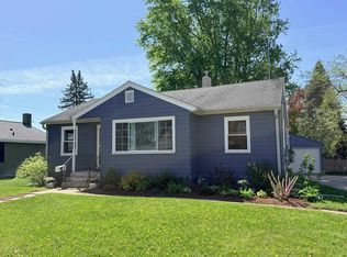 893 Prairie Street, Prairie Du Sac, WI 53578