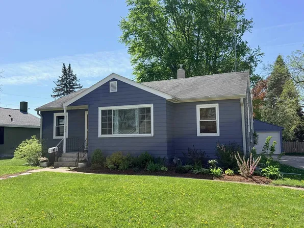 893 Prairie Street, Prairie Du Sac, WI 53578