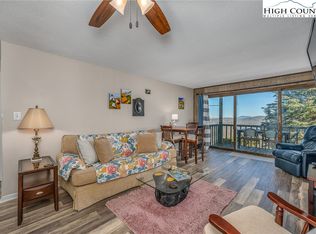 367 Skyleaf Dr #D-7, Banner Elk, NC 28604
