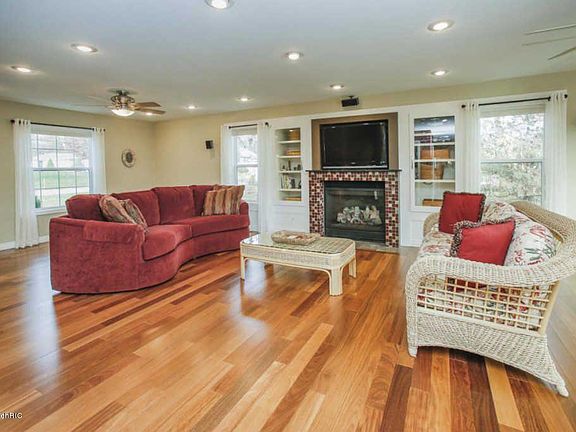 2nd image of 5351 Woodmont Dr
