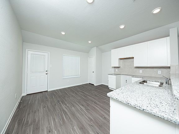 5th image of 15630 Buffalo Meadow Ct