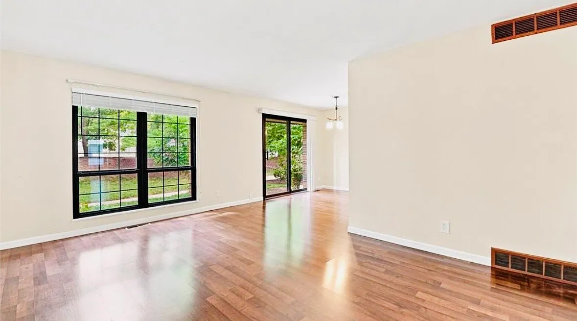 2 bed, 924 sqft, $1,700 — Photo 4