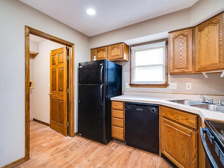 230 N Gebhart Church Rd — Photo 10
