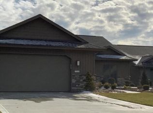 9154 Pleasant Ridge Cir, North Ridgeville, OH 44039