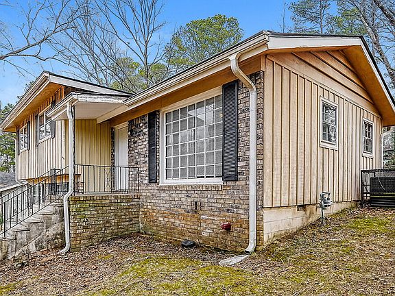 4th image of 1021 Dawn Dr