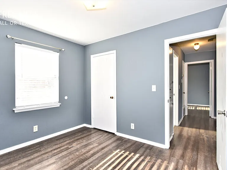 12610 E 18th Pl — Photo 14