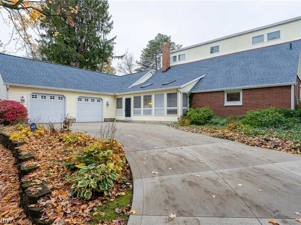 2411 55th St NE, Canton, OH 44721