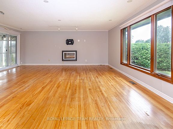 3rd image of 84 Starwood Rd