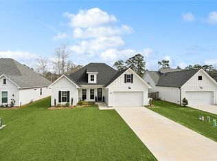2313 Cours Carson St, Mandeville, LA 70448