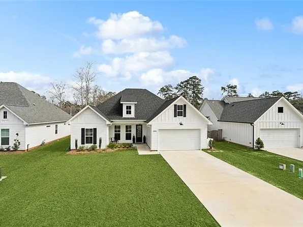 2313 Cours Carson St, Mandeville, LA 70448