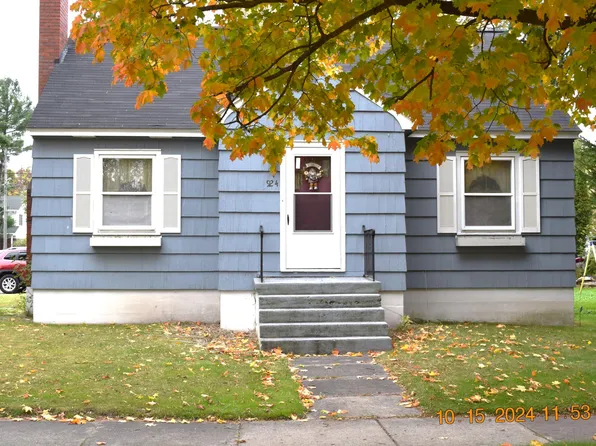 924 Swinton St, Sault Sainte Marie, MI 49783