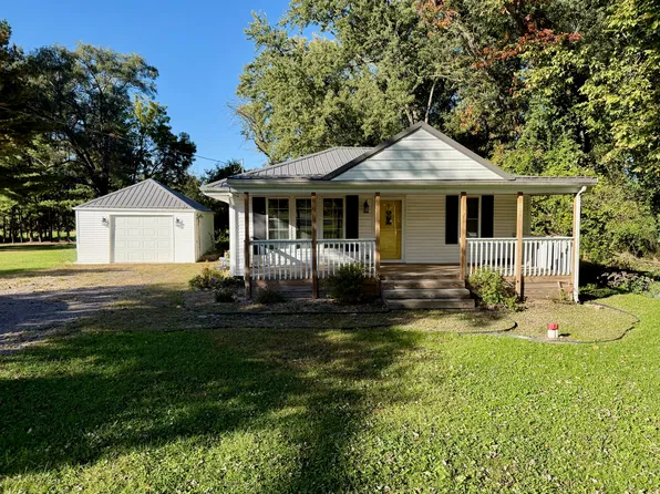 1311 E Washington St, Knox, IN 46534