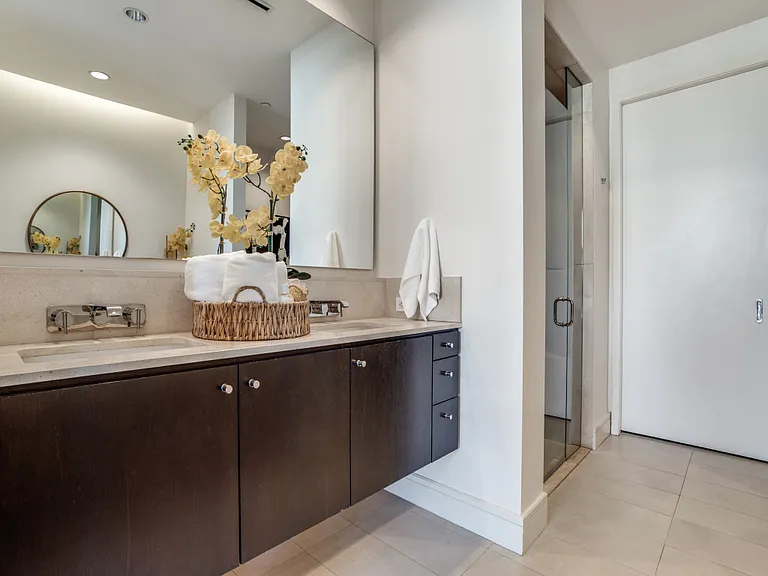 2408 Victory Park Ln #737 — Photo 14