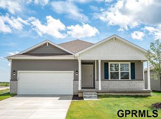 5417 Fenwick St, Bellevue, NE 68133