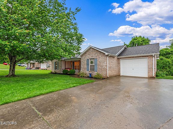 2nd image of 8013 Phyllis Ln