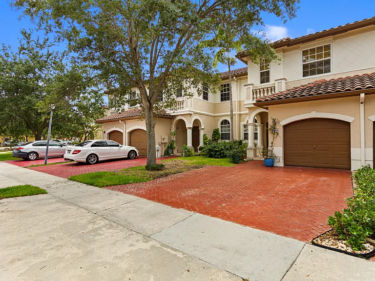 5056 SW 141st Ave — Photo 60