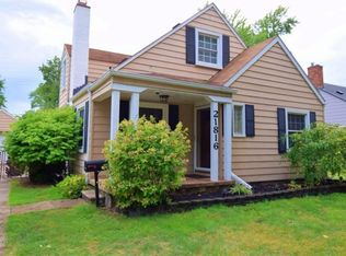 21816 Gaukler St, Saint Clair Shores, MI 48080