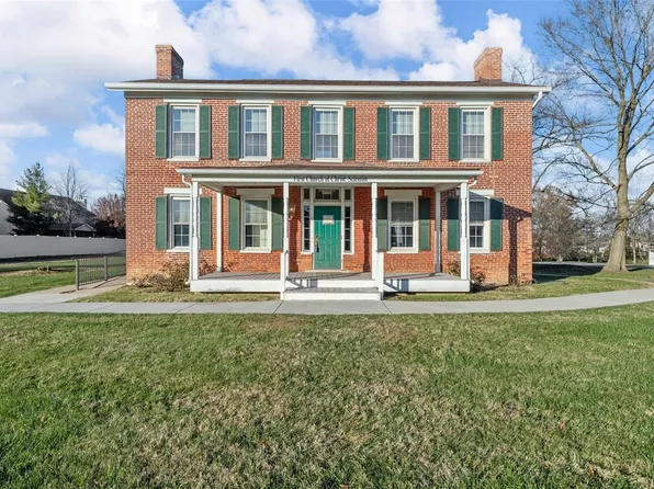 1053 Feise Rd, O'Fallon, MO 63368