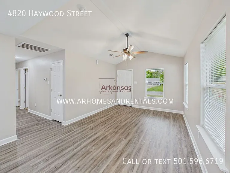 4820 Haywood St — Photo 2