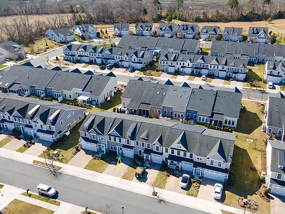 3rd image of 420 Samantha Dr