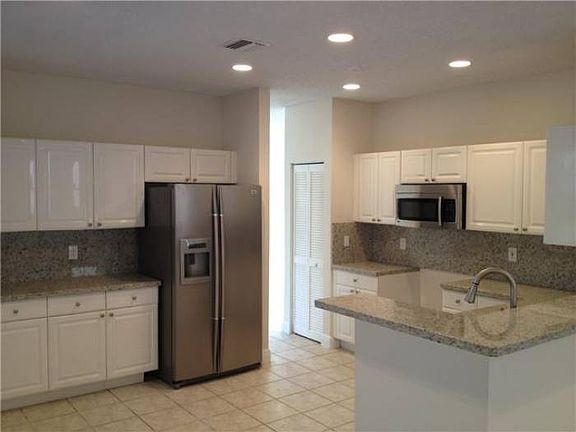 4th image of 1165 Falls Blvd