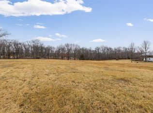 4209 Ee Hwy, Farmington, MO 63640