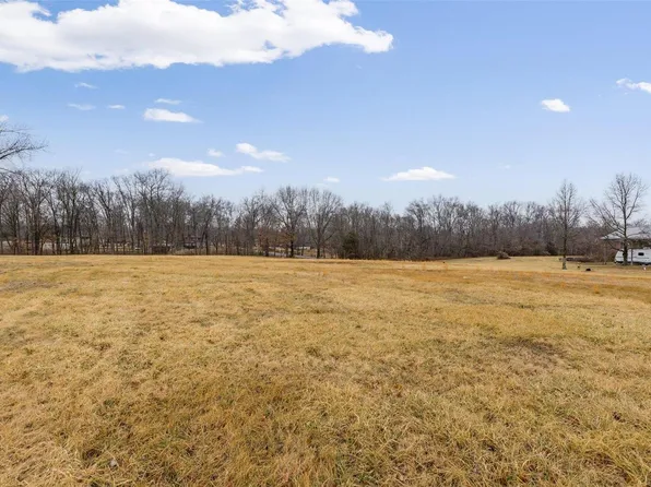 4209 Ee Hwy, Farmington, MO 63640