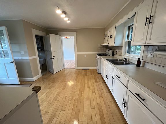 5th image of 402 South St