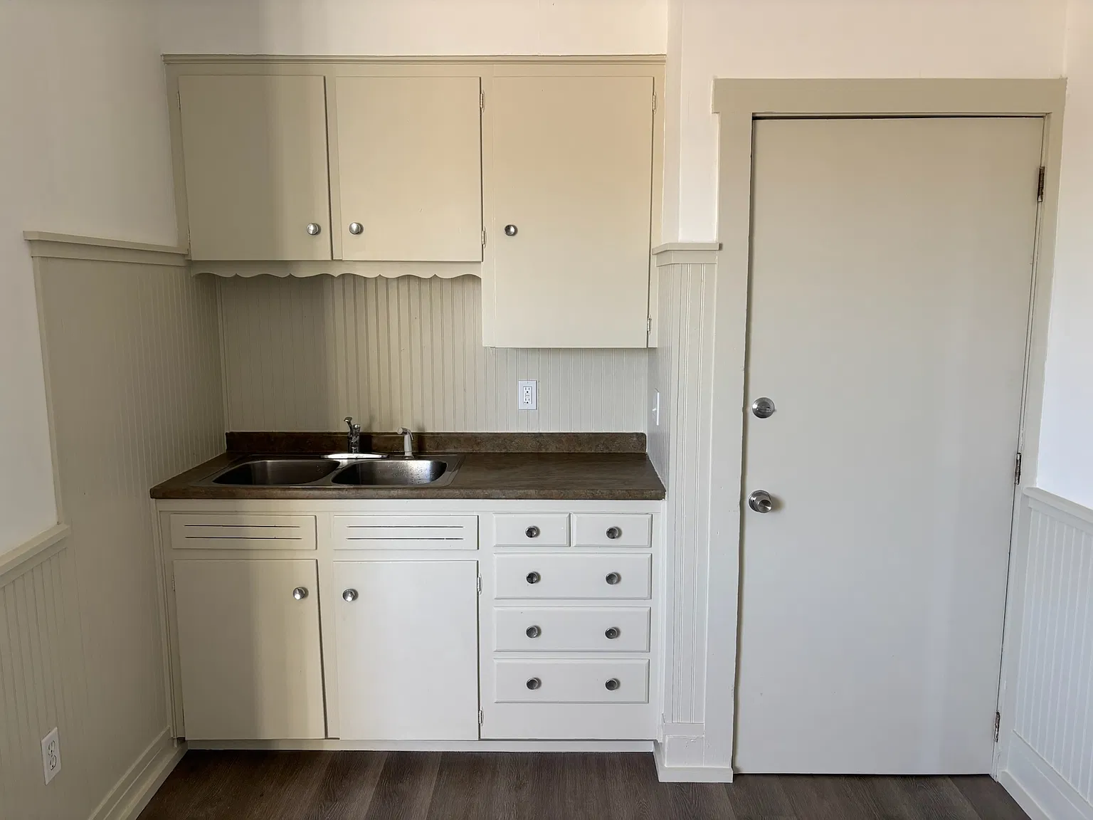 2 bed, 890 sqft, $1,900 — Photo 2