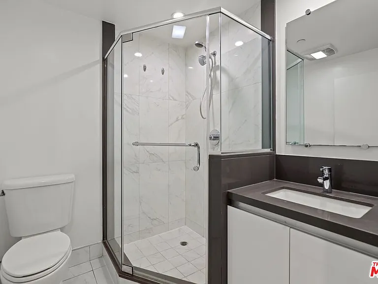 838 N Hudson Ave #101 — Photo 12