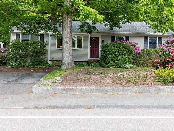 2nd image of 332 Massapoag Ave
