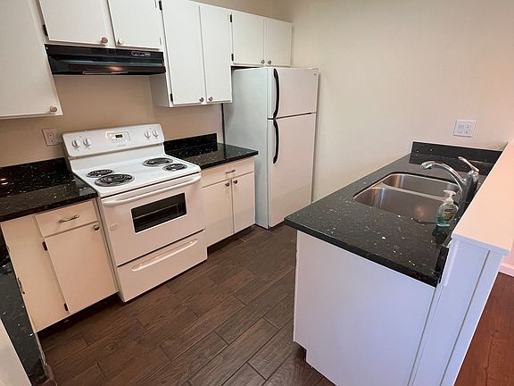 4th image of 2200 Partridge Way APT 1