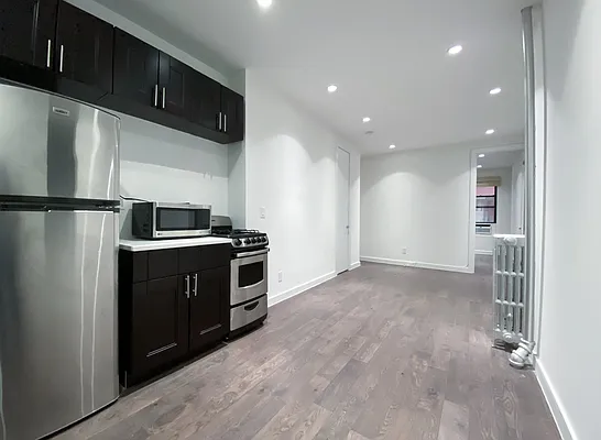 Rented by Kahen Properties | media 8