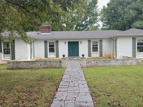 1249 Nova Dr, Waynesboro, VA 22980