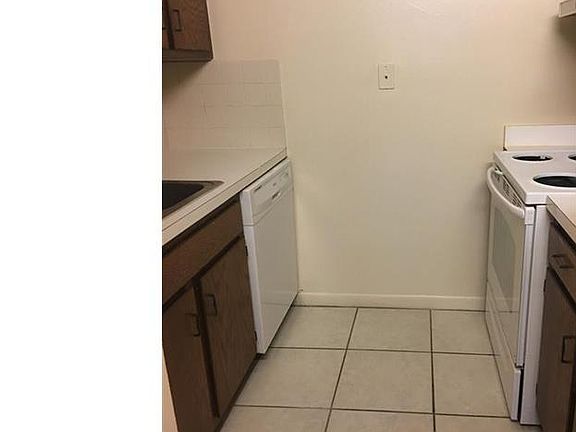 3rd image of 4271 NW 89th Ave APT 105