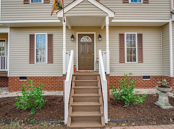 3rd image of 15601 Corte Castle Ct