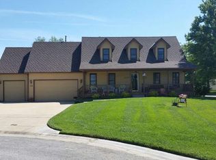 122 S Brownthrush Ct, Wichita, KS 67209