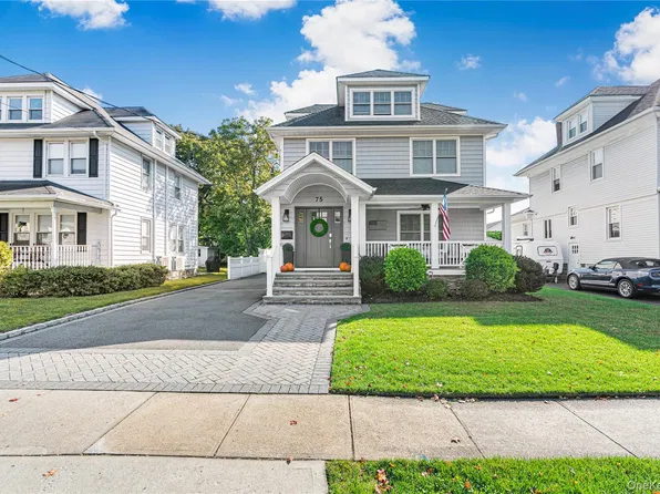75 Liberty Avenue, Rockville Centre, NY 11570