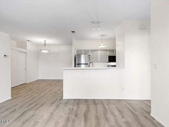 4th image of 985 E MINGUS Avenue #314